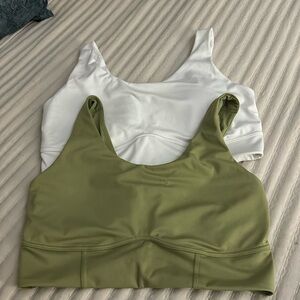 2 women’s sports bras